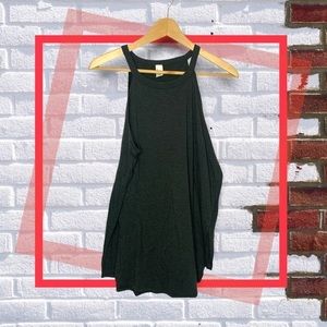 ⭐️NWOT woman’s size Large Perfect tri district black